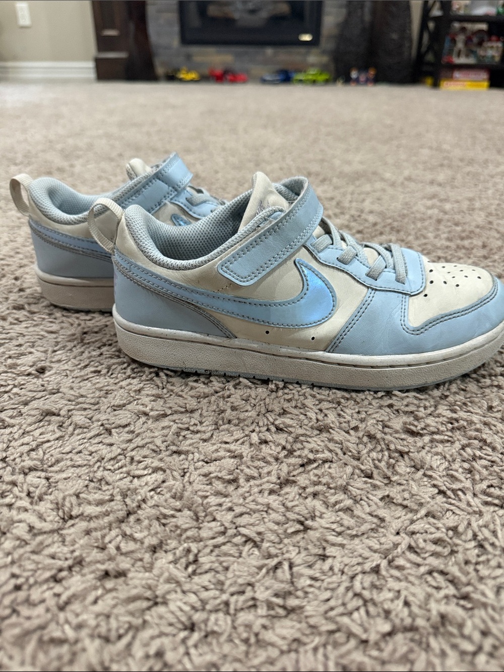 Nike Kids Pale Blue and White Low-Top Sneakers